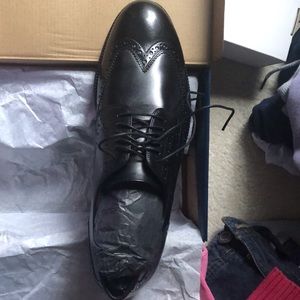 Cole Hahn new, never worn, Black size 9 Men’s wingtip dress shoes.
